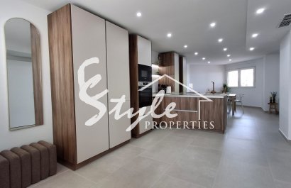 Resale - Apartamento - Torrevieja - Playa Acequion