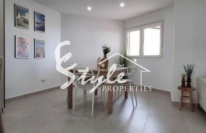 Resale - Apartamento - Torrevieja - Playa Acequion
