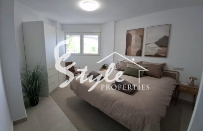 Resale - Apartamento - Torrevieja - Playa Acequion