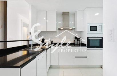 Resale - Apartamento - Punta Prima