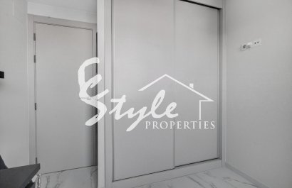 Resale - Apartamento - Torrevieja - Playa de los Locos