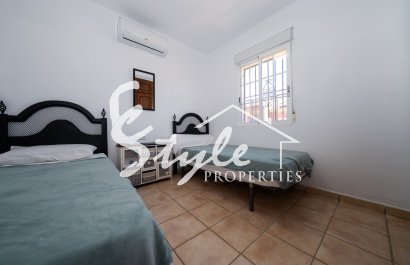 Reventa - Villa - Playa Flamenca - Sportcentre