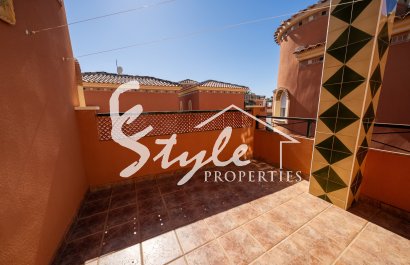 Resale - Villa - Playa Flamenca - Sportcentre