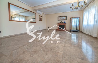 Resale - Semi-Detached Villa - Torrevieja - El Chaparral