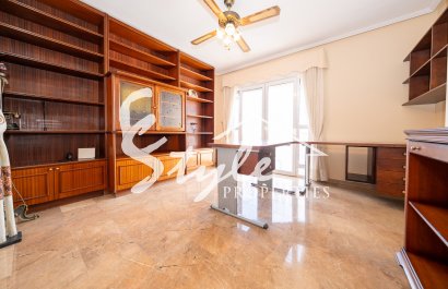 Resale - Semi-Detached Villa - Torrevieja - El Chaparral