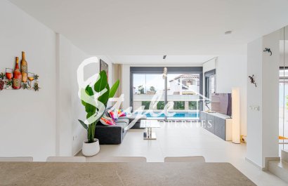 Resale - Villa - Punta Prima