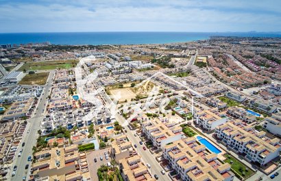 For Sale Penthouse of 2 Bedrooms with Private Solarium in La Ciñuelica, Punta Prima, Los Altos, Costa Blanca. ID2426