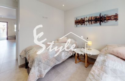Resale - Apartamento - Torrevieja - Aguas Nuevas