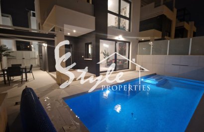 Resale - Villa - Punta Prima
