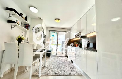 Resale - Apartamento - Punta Prima