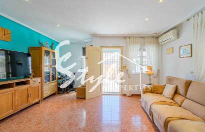 Resale - Villa - Punta Prima