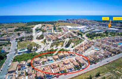 Resale - Villa - Punta Prima