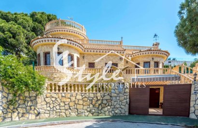 Luxury Mediterranean Villa in Dehesa de Campoamor just 300 meters from the beach. Orihiela Costa, Costa Blanca, Spain. ID2991