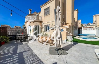 Resale - Villa - Orihuela-Costa - Villamartin