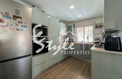 Resale - Villa - Orihuela-Costa - Villamartin