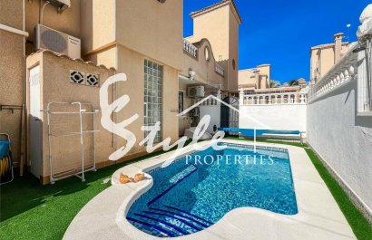 Resale - Villa - Orihuela-Costa - Villamartin