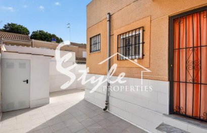 For Sale Corner Townhouse of 3 Bedrooms in Los Altos, Torrevieja, Costa Blanca. ID2295