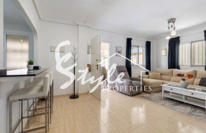 For Sale Spacious Corner Townhouse with 3 Bedrooms in Zeniamar, Playa Flamenca, Costa Blanca. ID2296