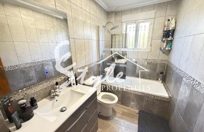 Reventa - Villa - Villamartín - Villamartin
