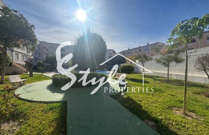Resale - Apartamento - Torrevieja - Playa del Acequión