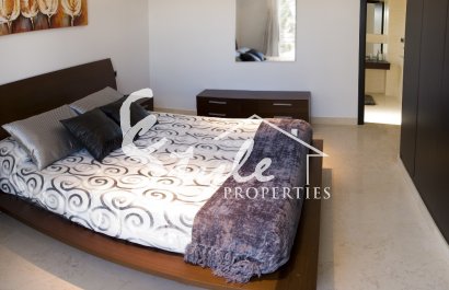 Resale - Villa - Cabo Roig