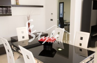 Resale - Villa - Cabo Roig