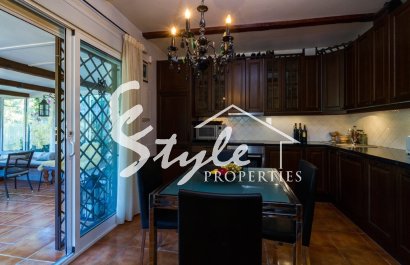 Resale - Villa - Lomas de Don Juan