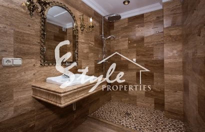 Resale - Villa - Cabo Roig