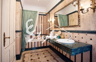 Resale - Villa - Cabo Roig