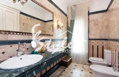 Resale - Villa - Cabo Roig