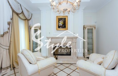 Resale - Villa - Cabo Roig