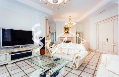 Resale - Villa - Cabo Roig