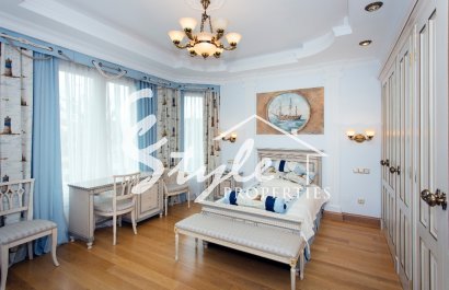 Resale - Villa - Cabo Roig