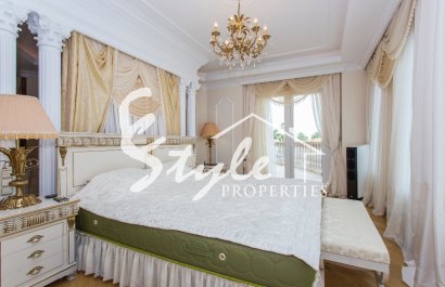 Resale - Villa - Cabo Roig