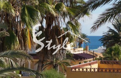 Resale - Villa - Cabo Roig