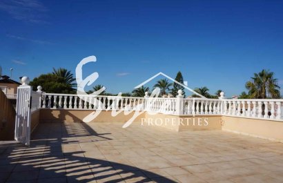 Resale - Villa - Cabo Roig