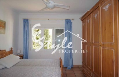 Resale - Villa - Cabo Roig