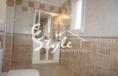 Resale - Villa - Cabo Roig