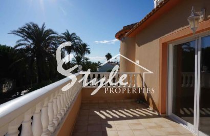 Resale - Villa - Cabo Roig