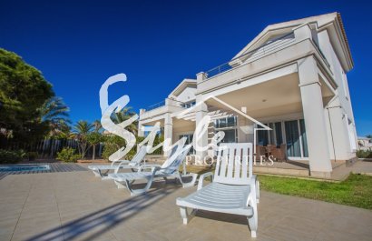 Resale - Villa - Cabo Roig