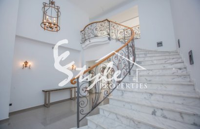 Resale - Villa - Cabo Roig