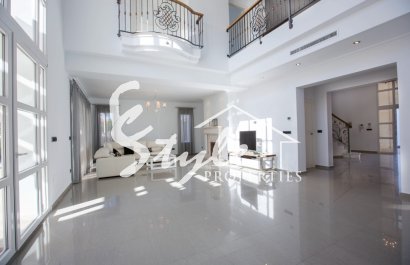 Resale - Villa - Cabo Roig