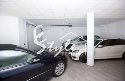 Resale - Villa - Cabo Roig