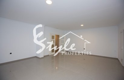 Resale - Villa - Cabo Roig