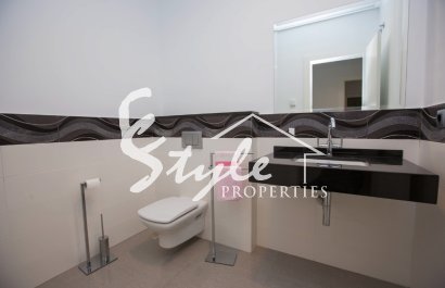 Resale - Villa - Cabo Roig