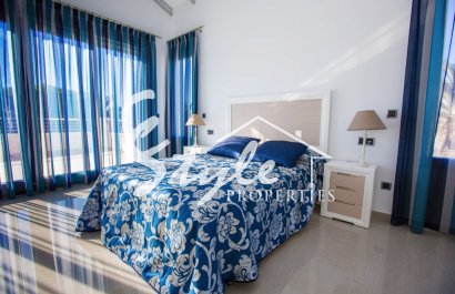 Resale - Villa - Cabo Roig