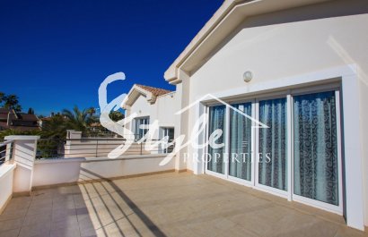 Resale - Villa - Cabo Roig