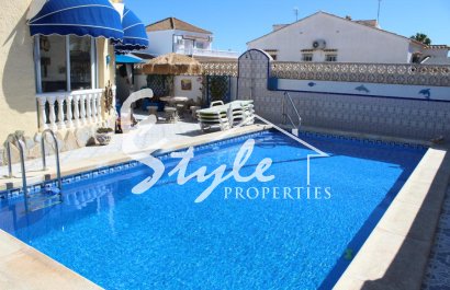 Resale - Villa - Villamartin, Orihuela Costa - Villamartin