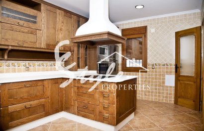 Вилла от застройщика на продажу в Пунта прима, Лос АлтосPunta Prima, Los Altos, Alicante, Испания