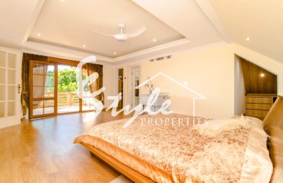 Продается роскошная вилла с бассейном и частной территорией в Сьюдад Кесада (Ciudad Quesada), Коста Бланка